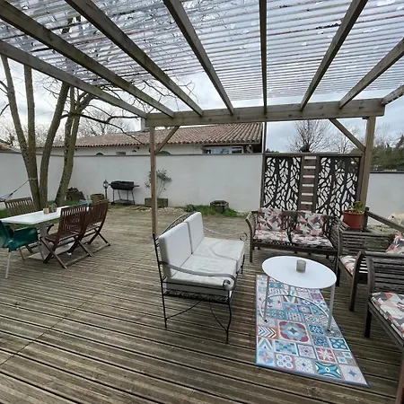 Tatil Evi Charming House With Garden Terrace And Barbecue