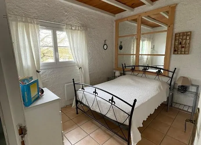 Charming House With Garden Terrace And Barbecue 別荘